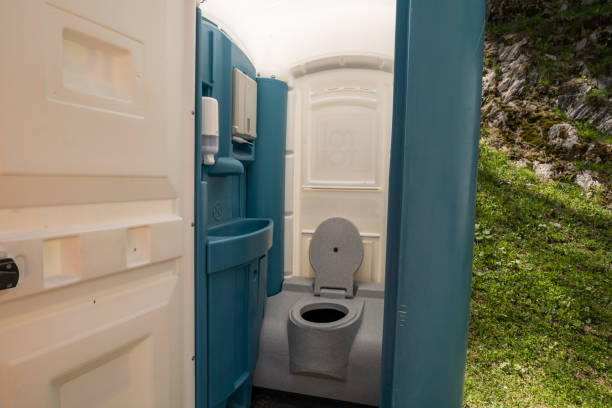 Porta potty delivery and setup in Westlake Village, CA
